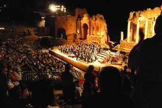 CONCERTS ET ÉVÉNEMENTS AU THÉÂTRE GREC DE TAORMINE